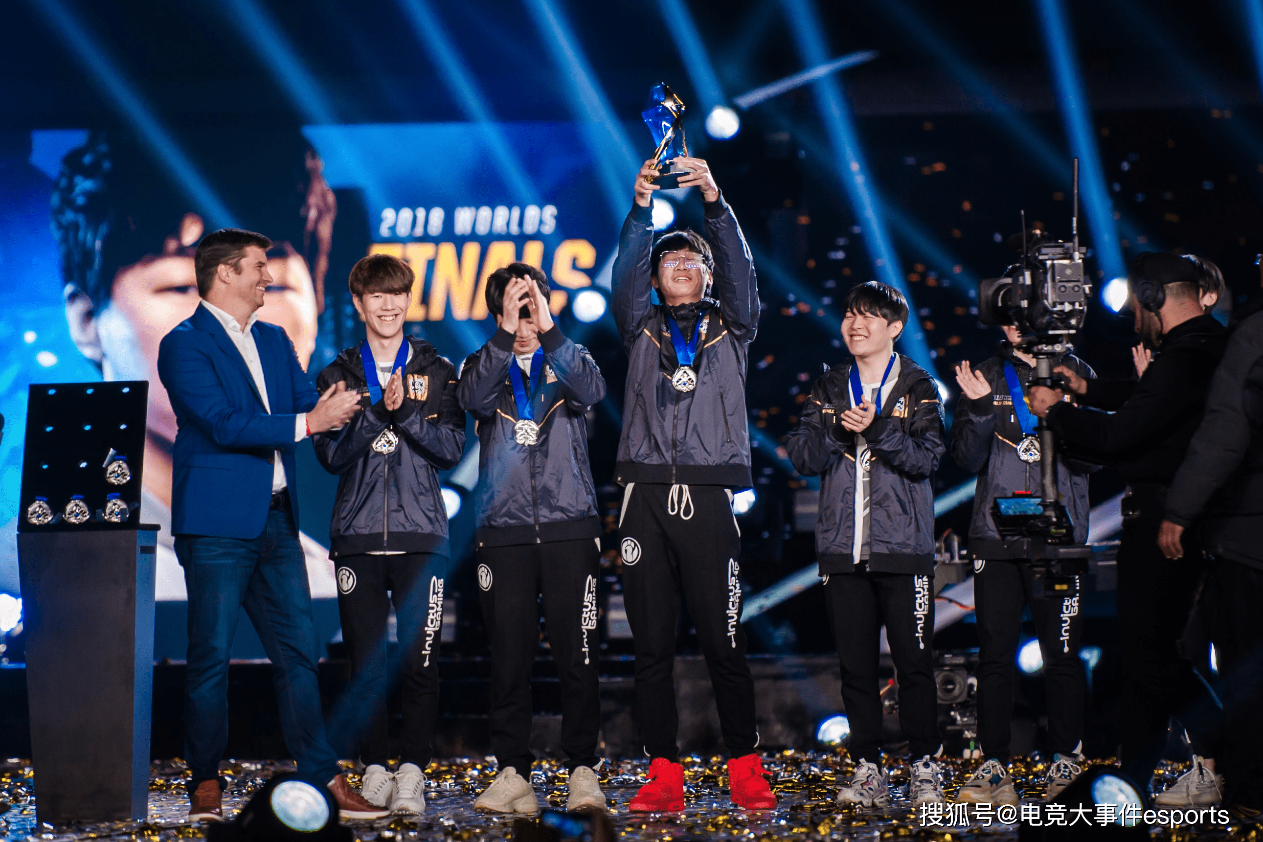 蒂姆在FPX比赛中问鼎冠军，突破纪录引发热议！